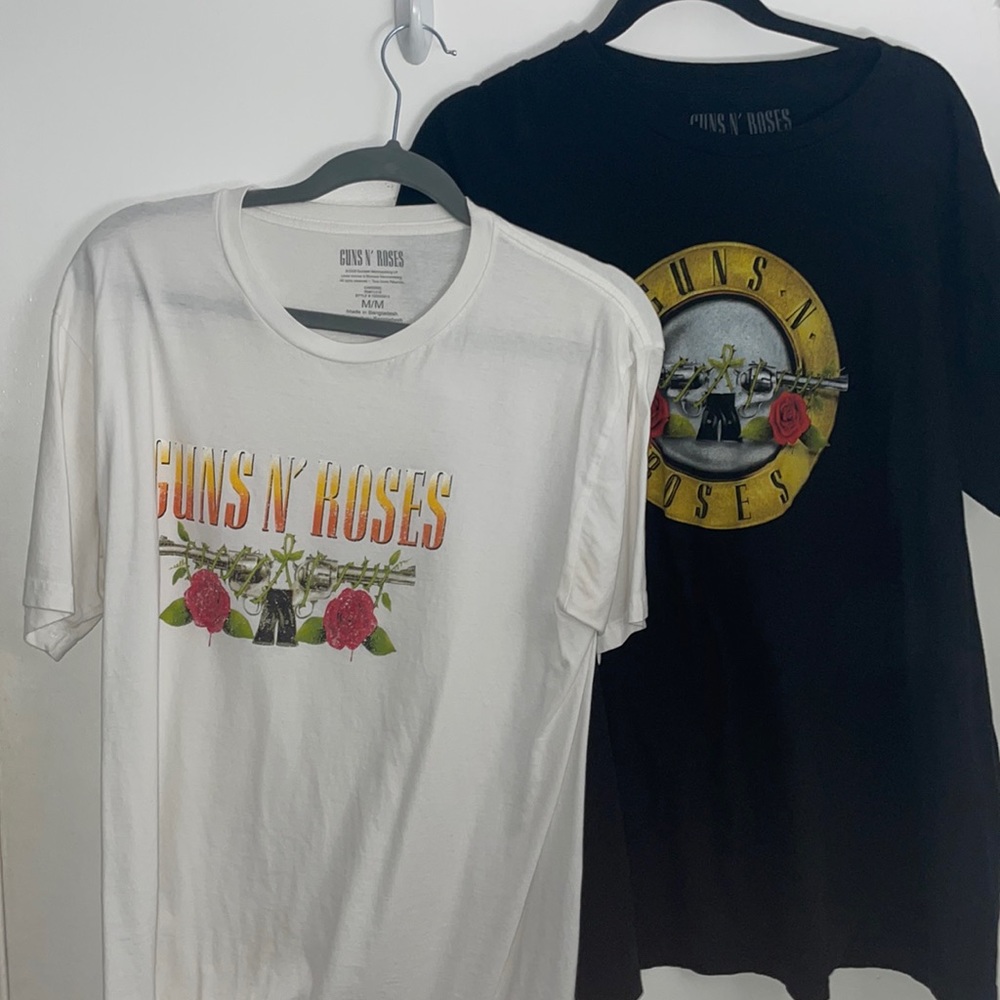 Black and white Guns n’ Roses oversized tops